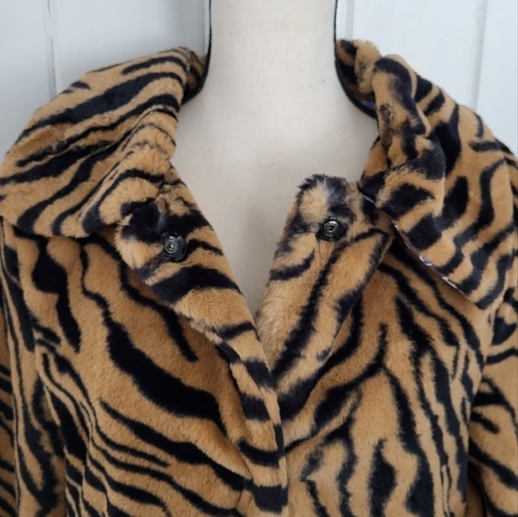 East Adeline Meg Faux-Fur Zebra-Print Jacket - Picture 5 of 9